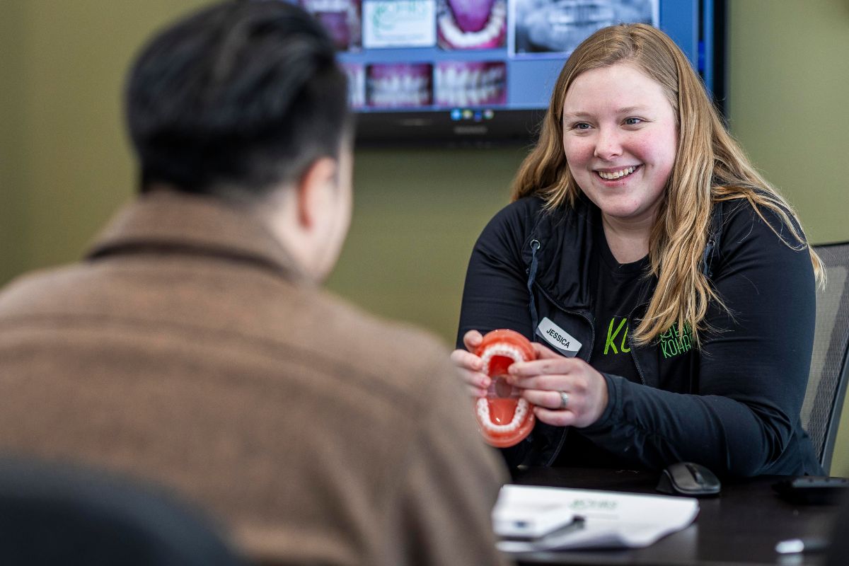clear-aligner-orthodontic-treatment-denver-co Orthodontic consultation for clear aligner treatment at Kohrs Orthodontics in Aurora, Bennett, Strasburg, Colorado